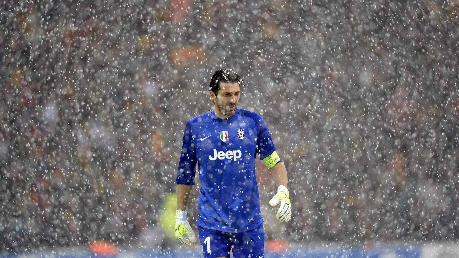 mk体育官网-欧洲冠军联赛：皇马逆袭再升，淘汰赛火爆进行！，欧洲超级联赛皇马